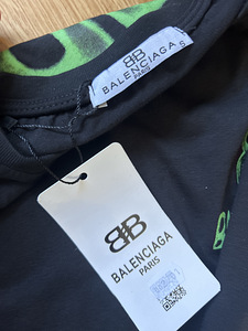 Футболка Balenciaga (3 фото из 3)