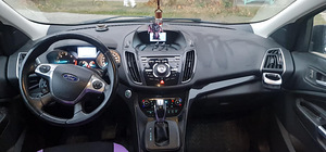 Ford Kuga (4 фото из 8)