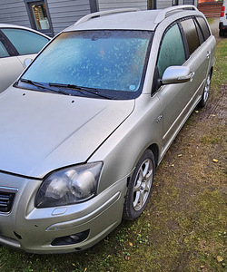 Toyota Avensis 2.2 varuosadeks (3 foto / 9)