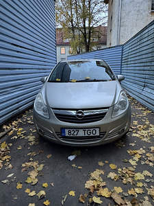 Opel Corsa (4 фото из 11)