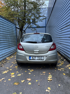 Opel Corsa (10 фото из 11)