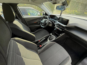 Peugeot 2008 1.5 81kW (2021) (7 foto / 9)