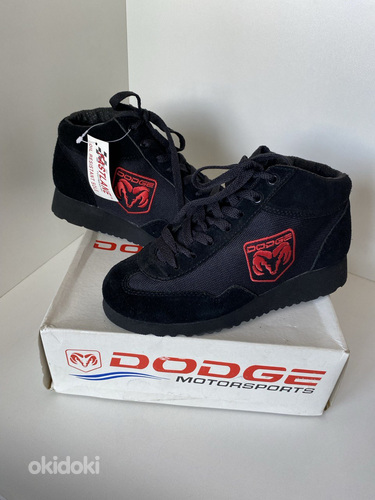 Mustad tossud-saapad Dodge Motorsports logoga 23,5 cm.