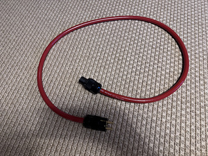 DH LABS RED WAvE Power cable (1 foto / 2)