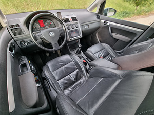Vw touran (9 foto / 14)