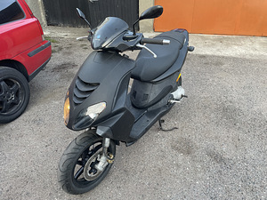 Piaggio NRG ‘09 Roller (1 foto / 10)