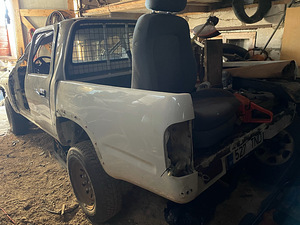 Hilux 75kw '02 (2 фото из 4)