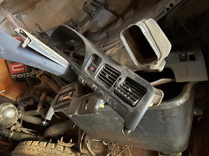 Hilux 75kw '02 (3 фото из 4)