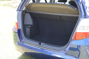 Honda Jazz, 1.4 73kW, bensiin, manuaal, 08/2009 (10 foto / 15)