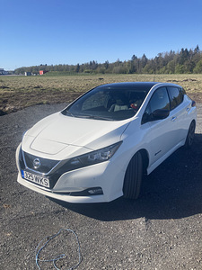 Nissan leaf (4 фото из 4)