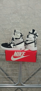 Nike Air (3 фото из 3)