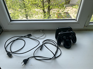Playstation 4 pro (2 фото из 2)