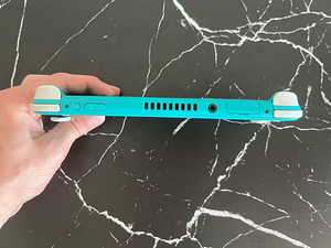 Nintendo switch lite (2 foto / 3)