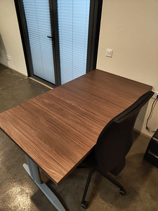 Komplekt kolm lauda + kapp eritellimusmööbel (2 foto / 5)