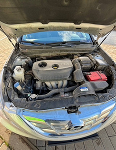 Hyundai Sonata 2013 (5 foto / 9)