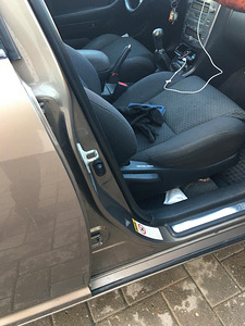 1.6 CC Toyota Avensis (5 foto / 10)