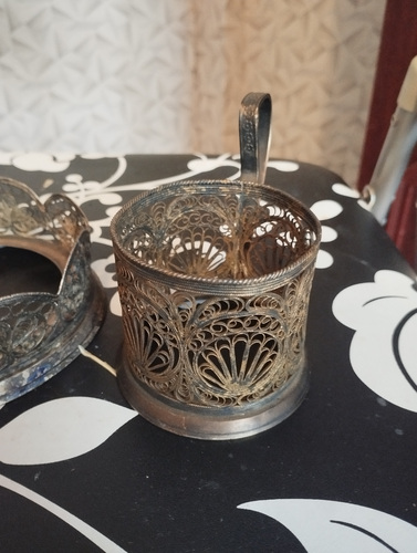 Подстаканник, и сахарница