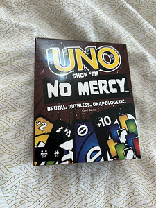 Uno No mercy (1 foto / 2)