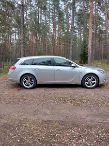 Opel Insignia Sports Tourer Sw 2013 (2 foto / 15)