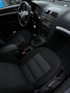 Skoda Octavia 1,6 (7 foto / 12)