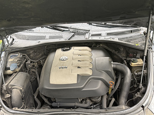Volkswagen Touareg 2004 (14 foto / 14)