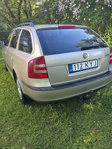 Škoda Oktavia 1.9 TDI 2006 (8 foto / 10)