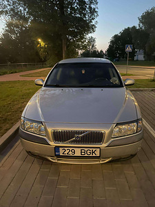 Volvo S80 2,4D 120kw (2003a) (3 foto / 5)