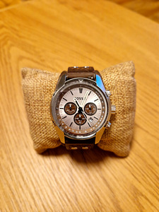 Fossil nahast rihmaga käekell (2 foto / 5)