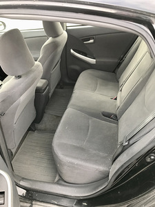 Toyota Prius (7 фото из 9)