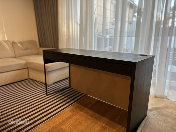 Письменный стол IKEA