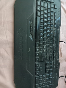 Продается компьютерная клавиатура Roccat (1 фото из 1)