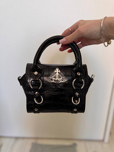 Vivienne Westwood kott (8 foto / 8)