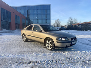 Volvo s60 (1 фото из 11)