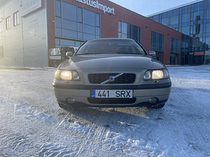 Volvo s60 (2 фото из 11)