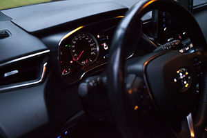 Toyota Corolla TS 1,2 Turbo Multidrive S Activ (8 foto / 10)
