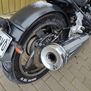 Mootorratas Yamaha XJ900s bobber kardaaniga (5 foto / 10)