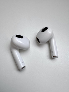 AirPods 3 (2 фото из 2)