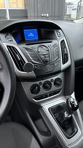 Ford focus 2012a. 1.6 70kw 6k (8 foto / 12)
