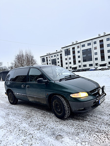 Chrysler Voyager (1 фото из 15)