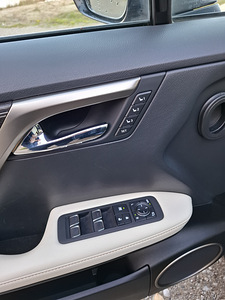 Lexus RX450h Luxury Facelift (15 foto / 15)