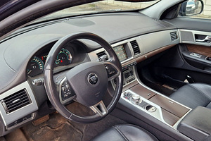 Jaguar XF Portfolio AWD 3.0 V6 Supercharged 250kW (2 foto / 8)