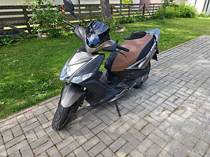 Скутер Kymco (1 фото из 4)