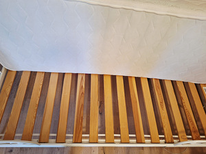 Ikea Minnen metallist voodi koos vahtmadratsiga 80×200 (2tk) (3 foto / 3)
