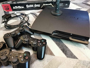 Playstation 3 (+4 контроллера, 30 игр и т. д.) (1 фото из 3)