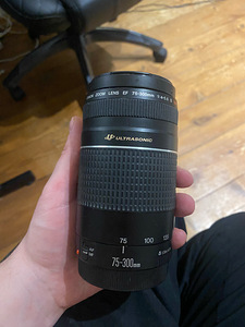 Canon EF 75-300mm f/4-5.6 III (1 foto / 2)