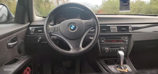 BMW 320i 2011a (фото #6)