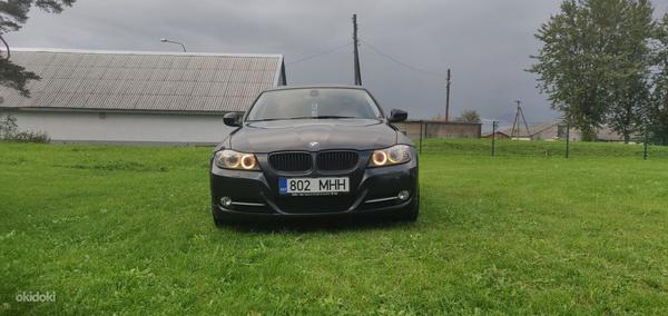 BMW 320i 2011a (фото #1)