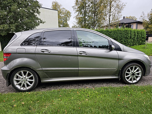Mercedes benz b200 (7 foto / 13)