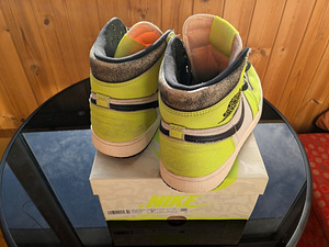Nike Air Jordan 1 Retro High OG (2 фото из 4)