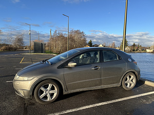 Honda Civic 2007 103kW (2 foto / 15)